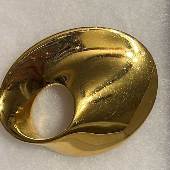 Vintage Monet Gold Tone Oval Swirl Brooch 2” x 2.5” - Picture 1 of 7